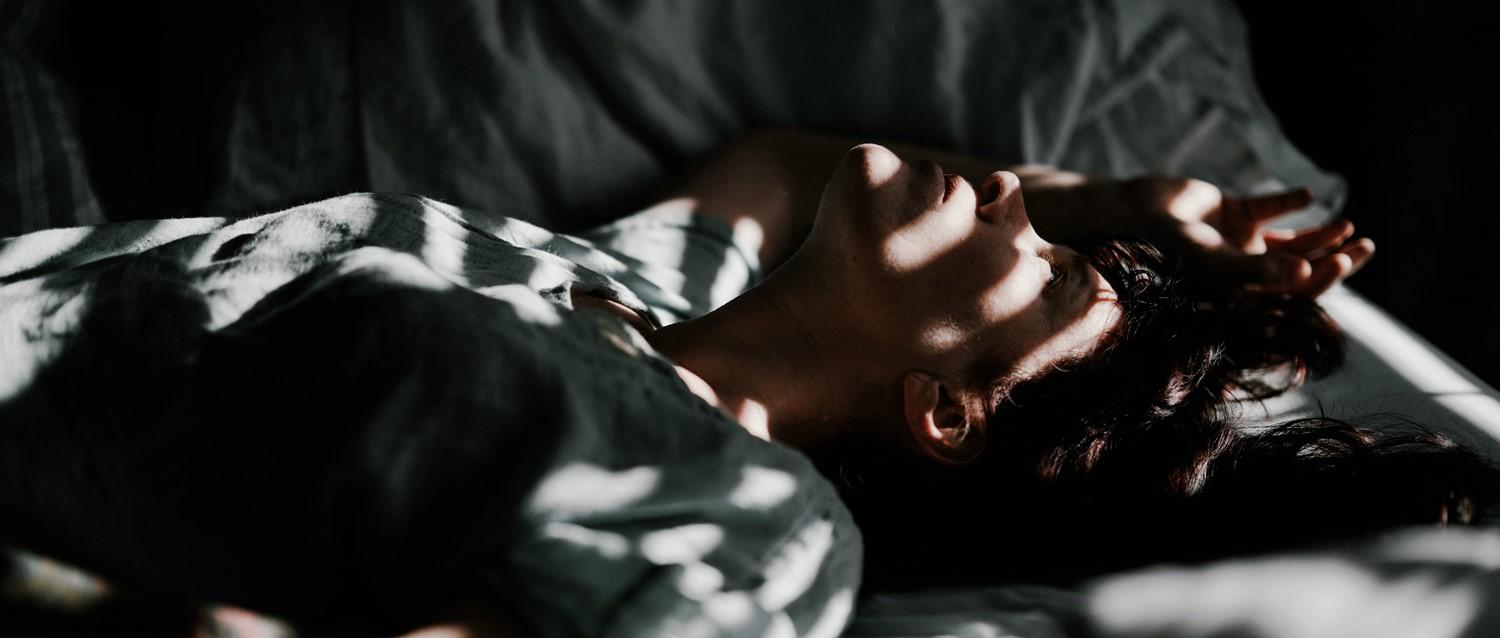 What causes head pressure and brain fog?