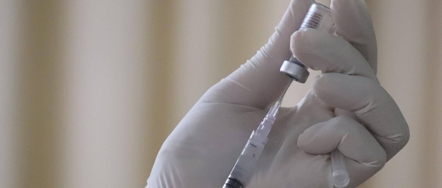 What are the benefits of mixing and matching COVID-19 booster vaccines