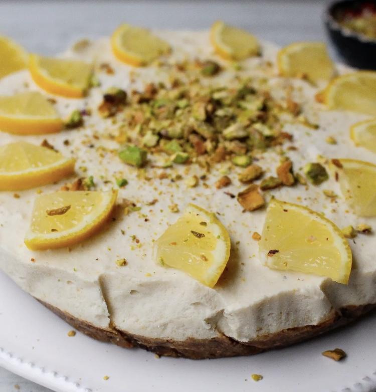lemon and pistachio cheesecake